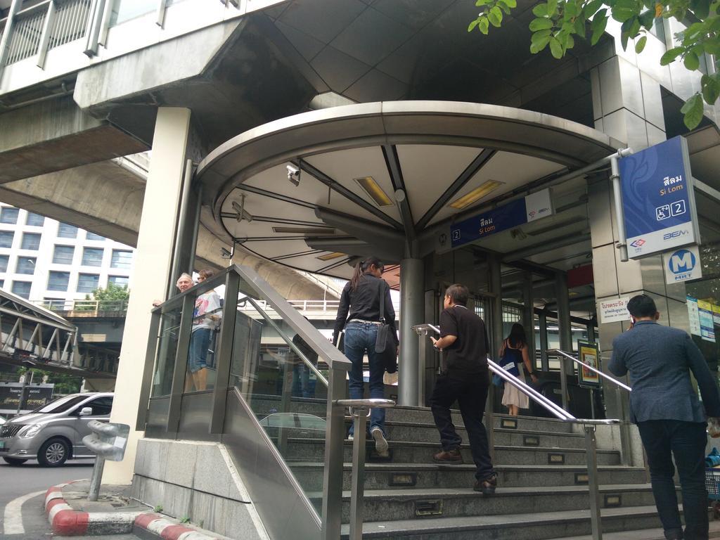 Pula Silom Hotel Banguecoque Exterior foto