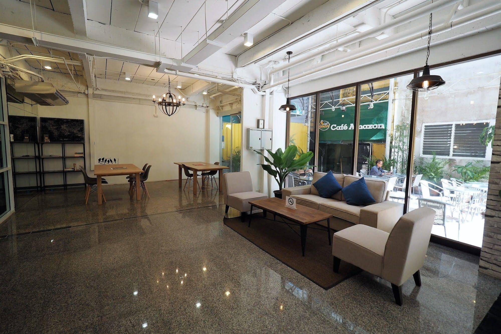 Pula Silom Hotel Banguecoque Exterior foto